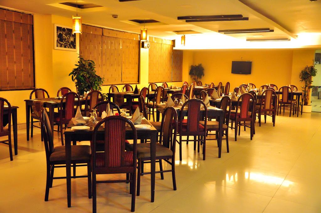 Unite Hotel Pathankot Restaurant